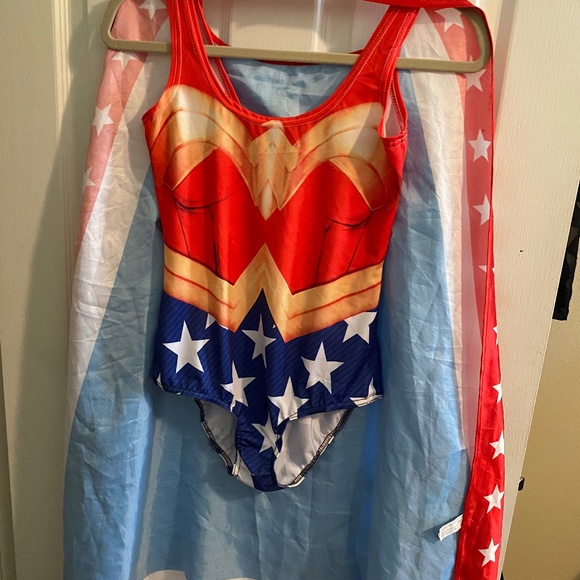 Unknown Accessories - WONDER WOMAN HALLOWEEN COSTUME.